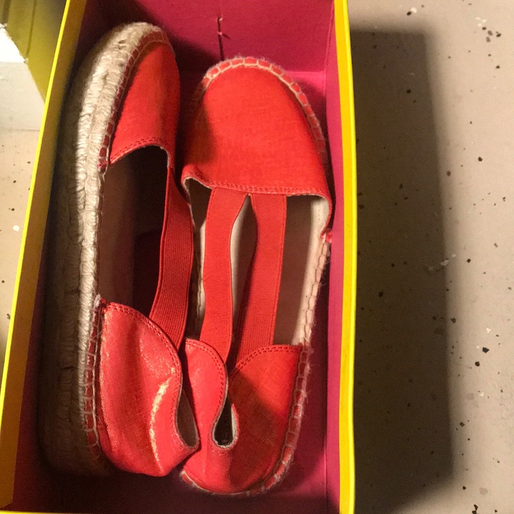 Kenneth Cole shoe